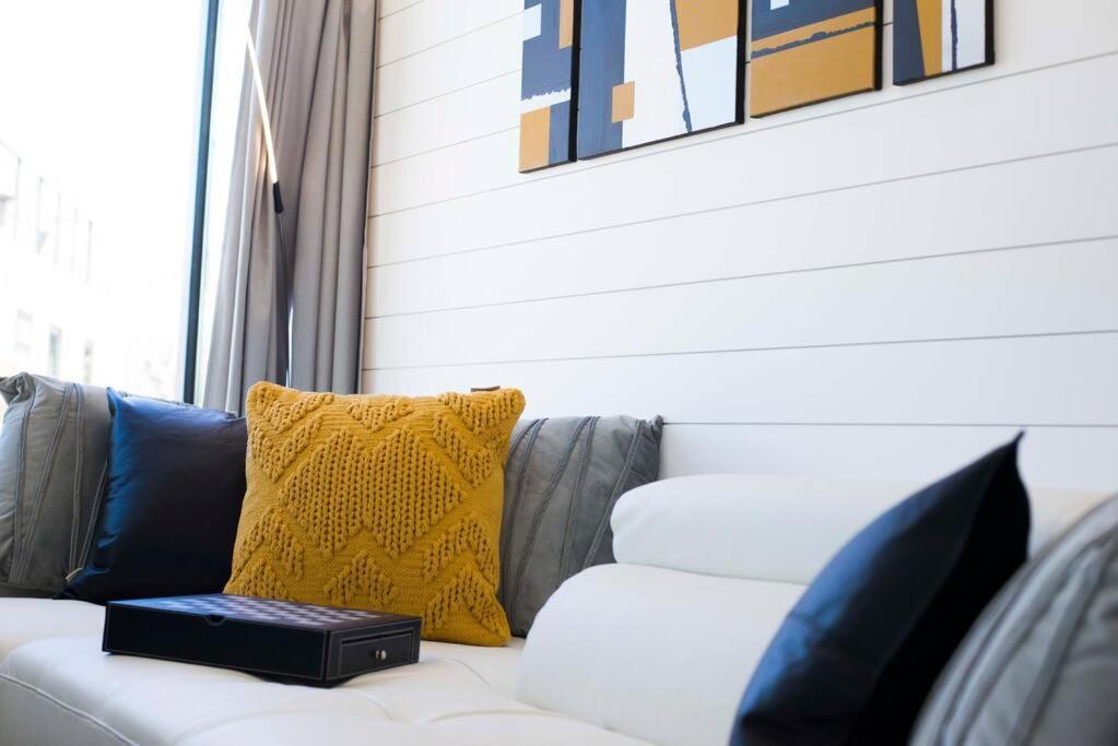 The Zephyr Modern Luxe Container Home Беллмид Экстерьер фото